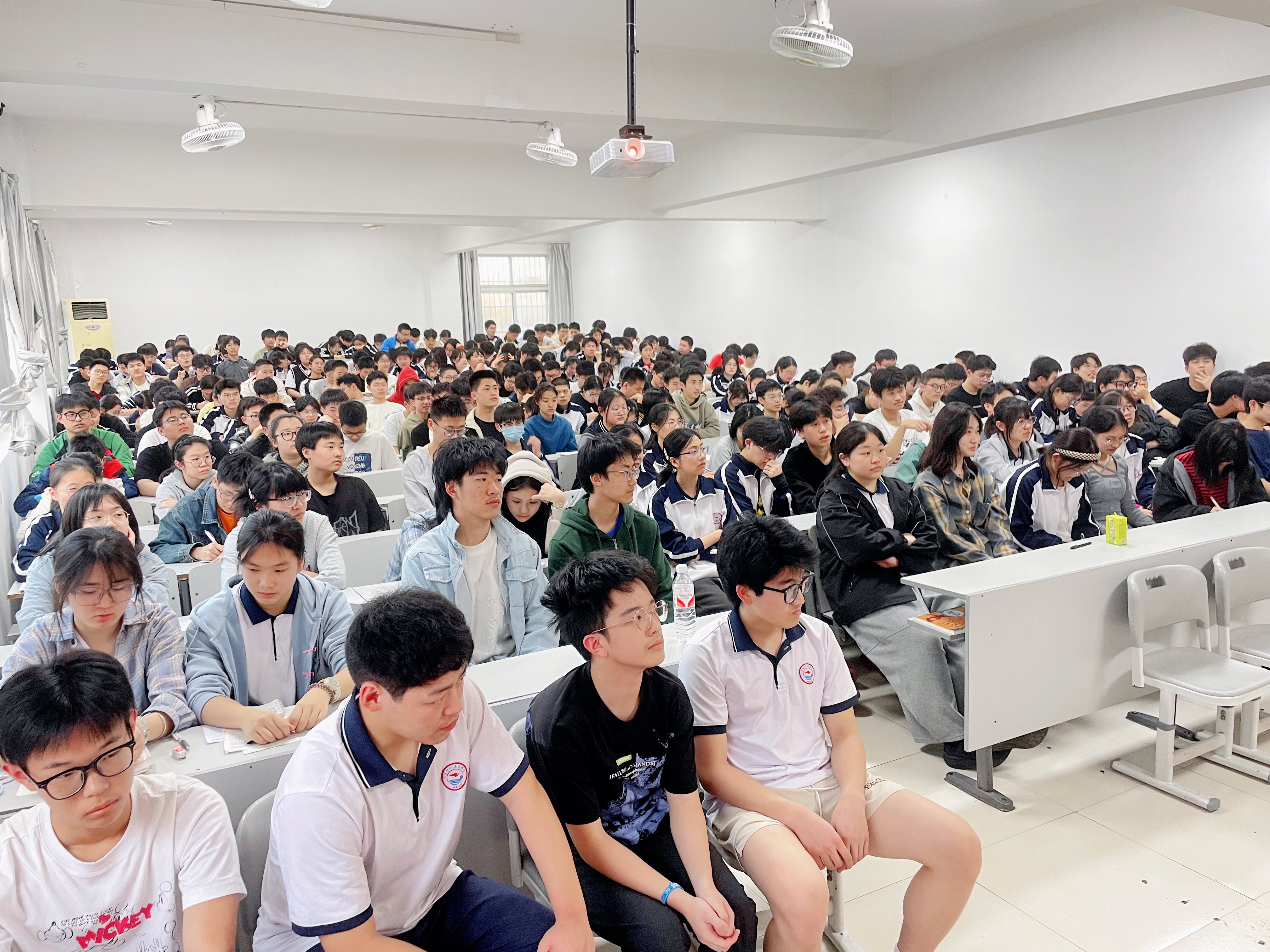 杭州初三复读生跟着这些重点和技巧学，成绩想不提高都难！